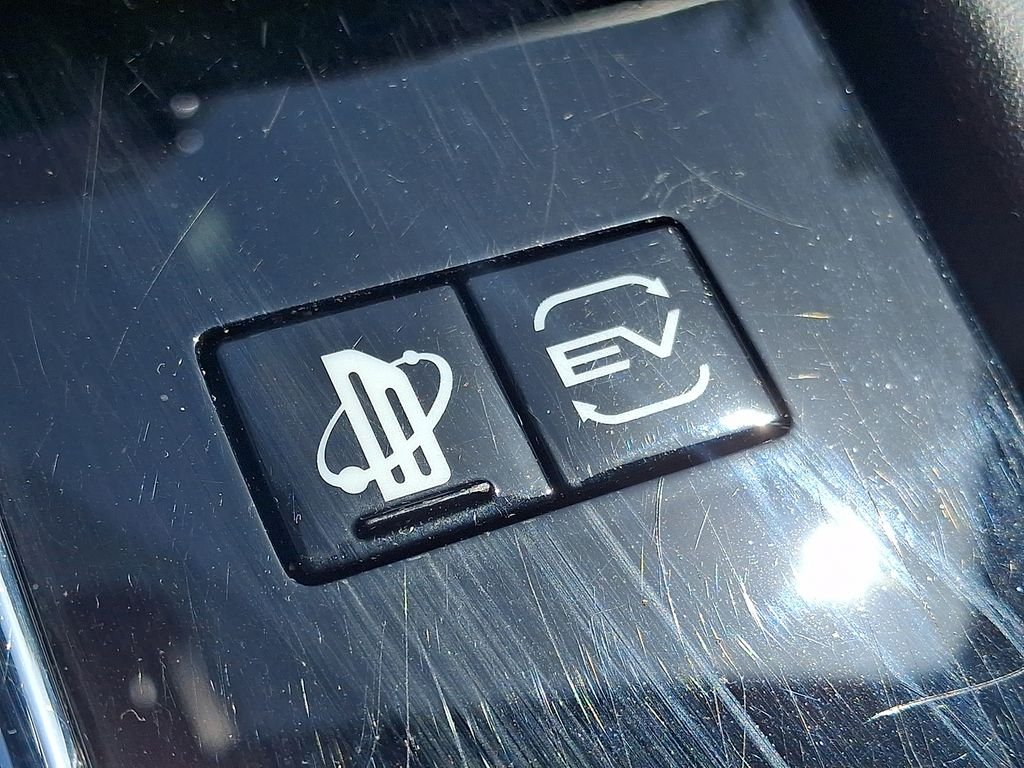 Used 2024 Silver Mitsubishi SEL image 26
