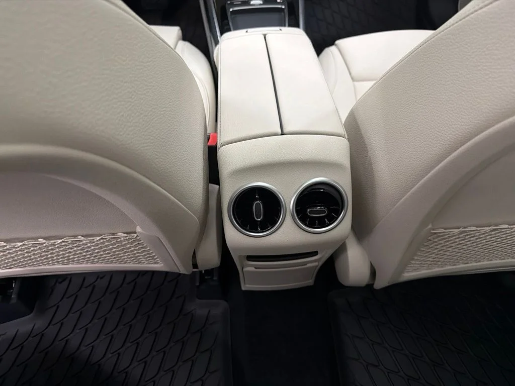 New 2026 Black Mercedes-Benz GLB 250 image 22