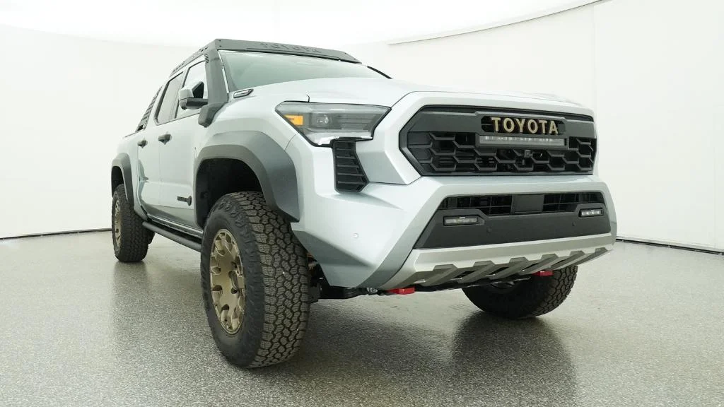 New 2026 Celestial Silver Metallic Toyota Trailhunter image 18