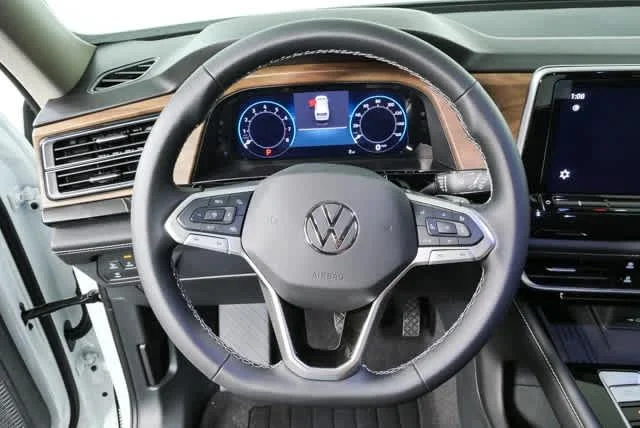 New 2026 Opal White Pearl Volkswagen 2.0T SE w/Technology image 8