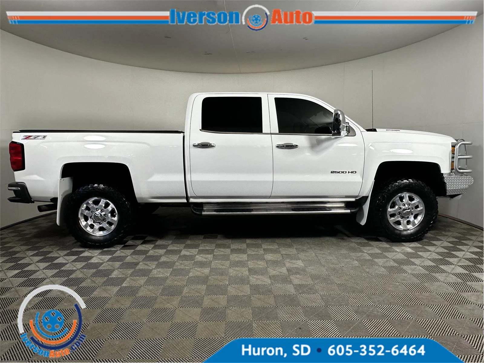 Used 2015 Summit White Chevrolet LT image 11
