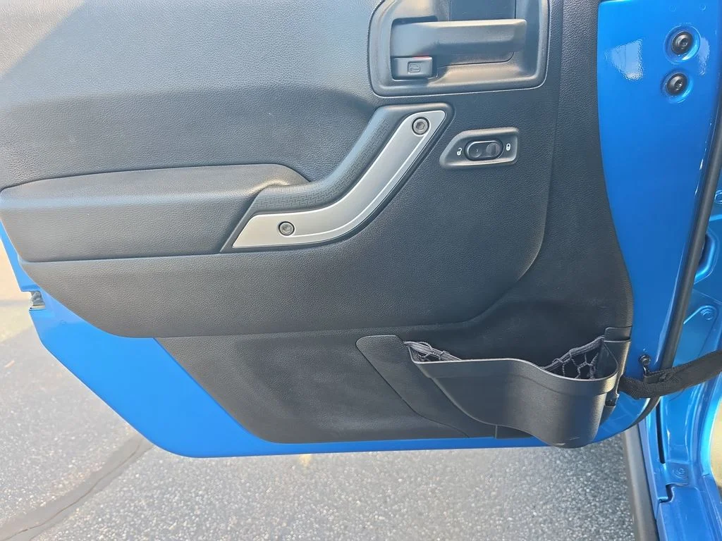 Used 2016 Blue Jeep Unlimited Rubicon image 11