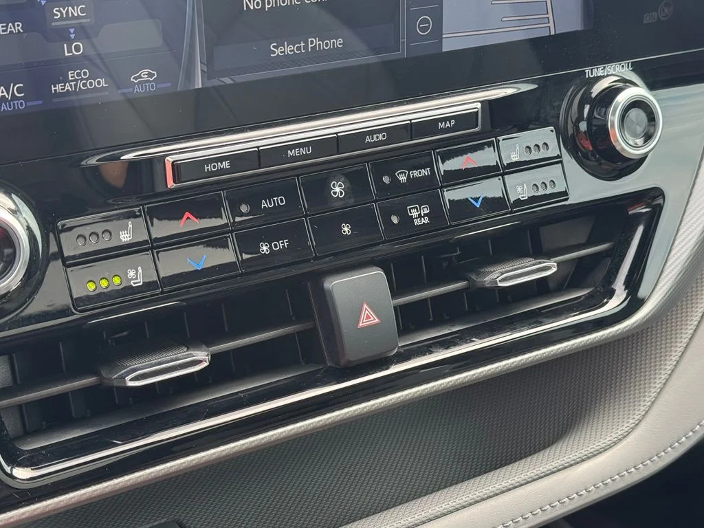Used 2021  Toyota Platinum image 32