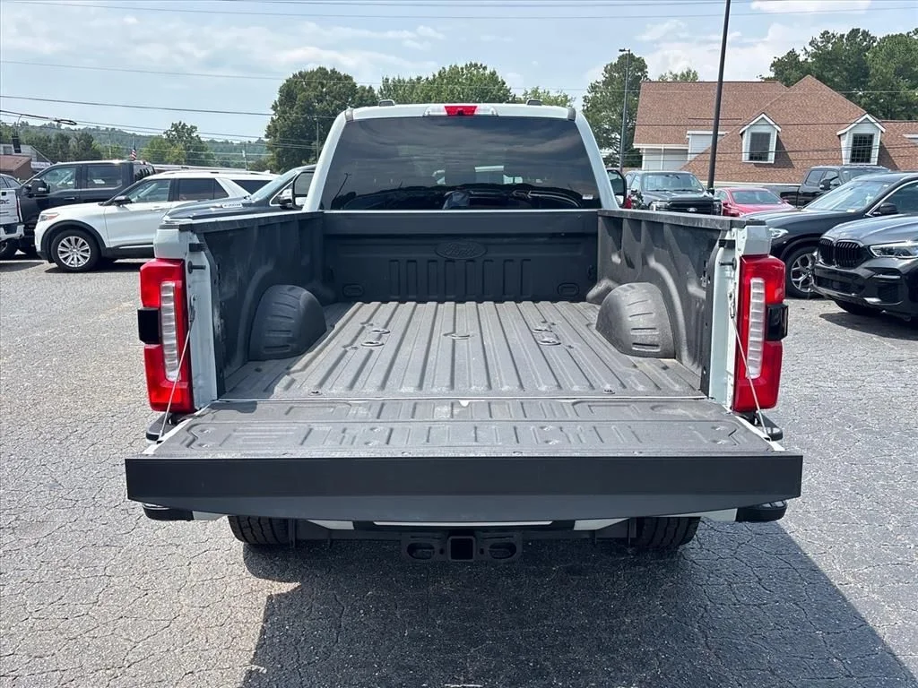 Used 2025 Gray Ford Lariat image 7