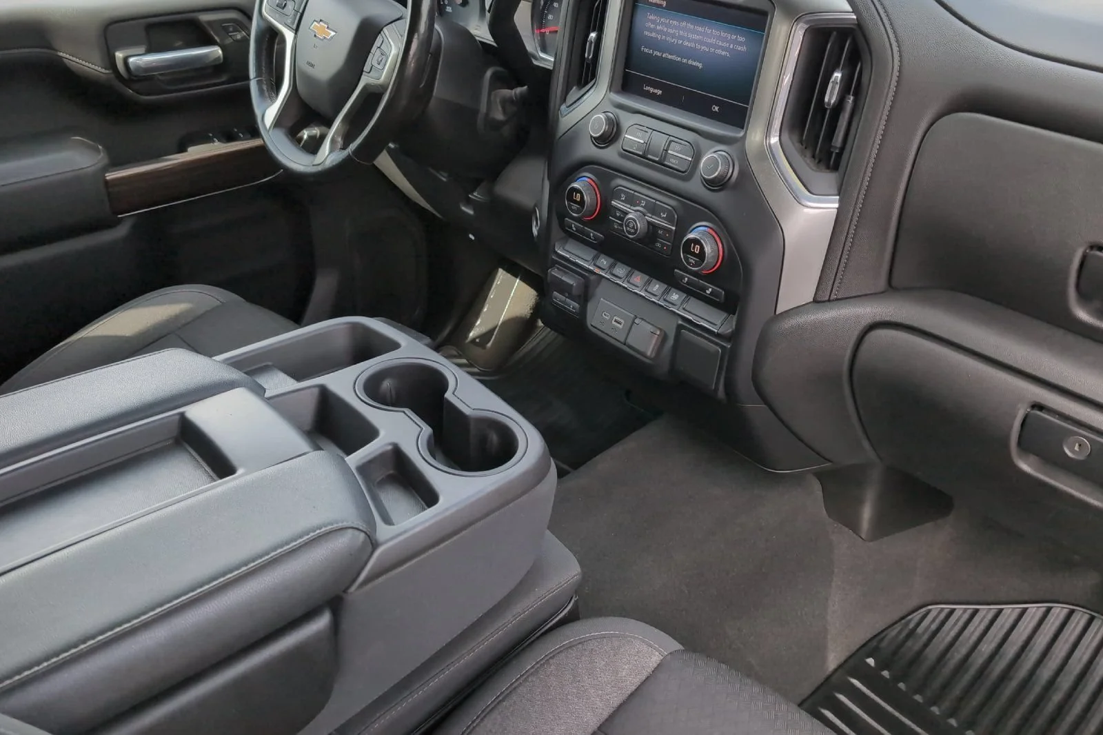 Used 2021 SUMMIT WHITE Chevrolet LT image 16
