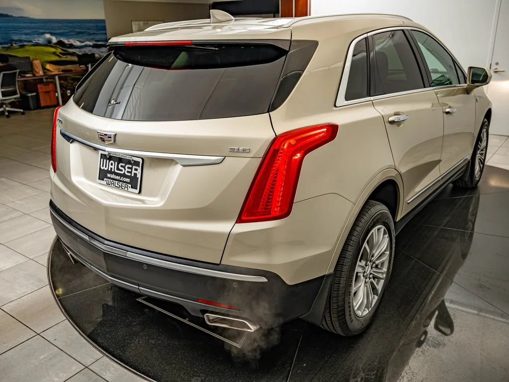 Used 2017 Silver Coast Metallic Cadillac Luxury image 16