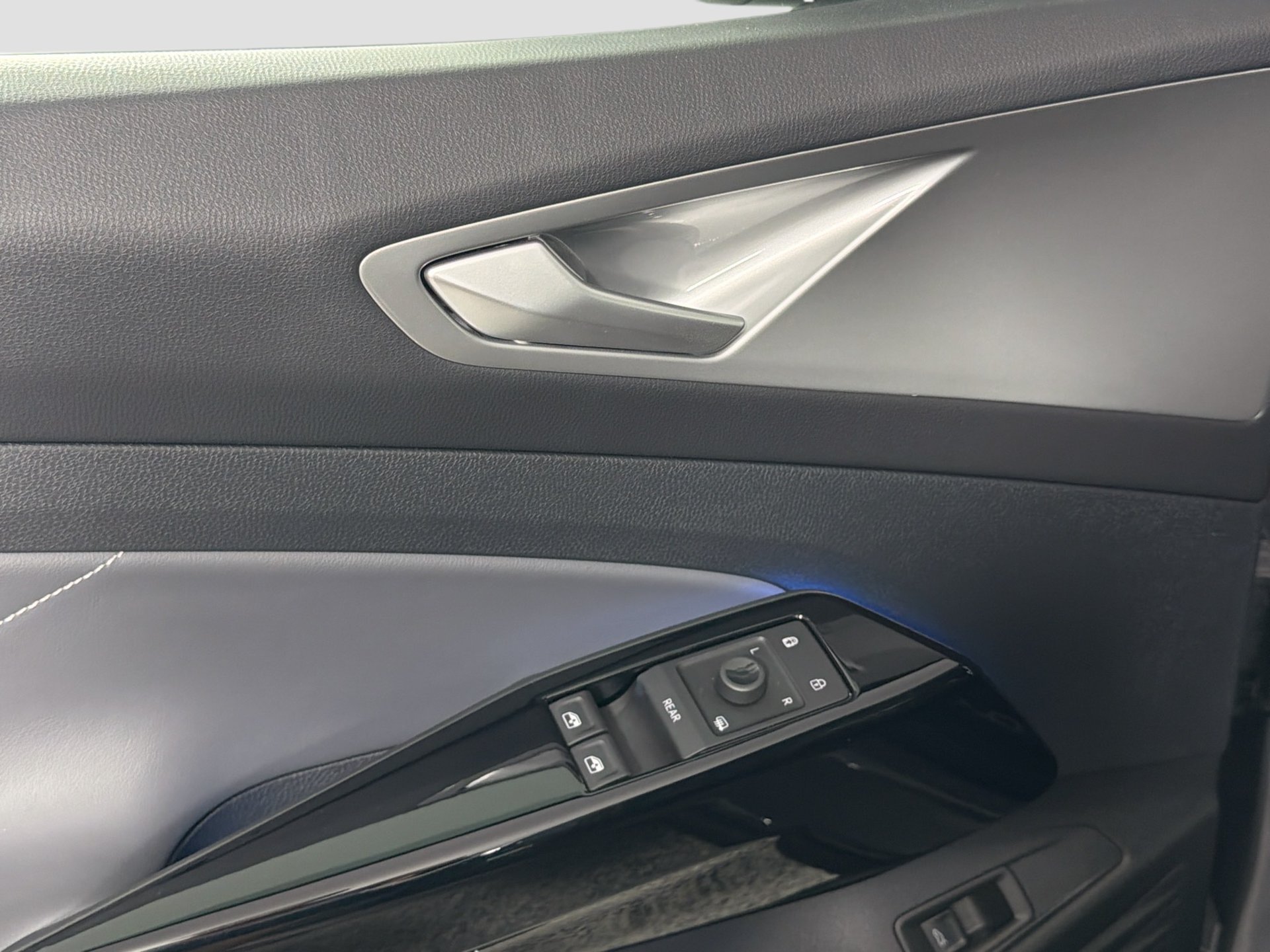 2023 Volkswagen ID.4 S - Photo 17