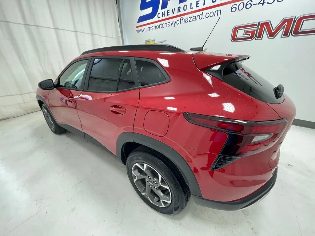 2026 Chevrolet Trax LT - Photo 8