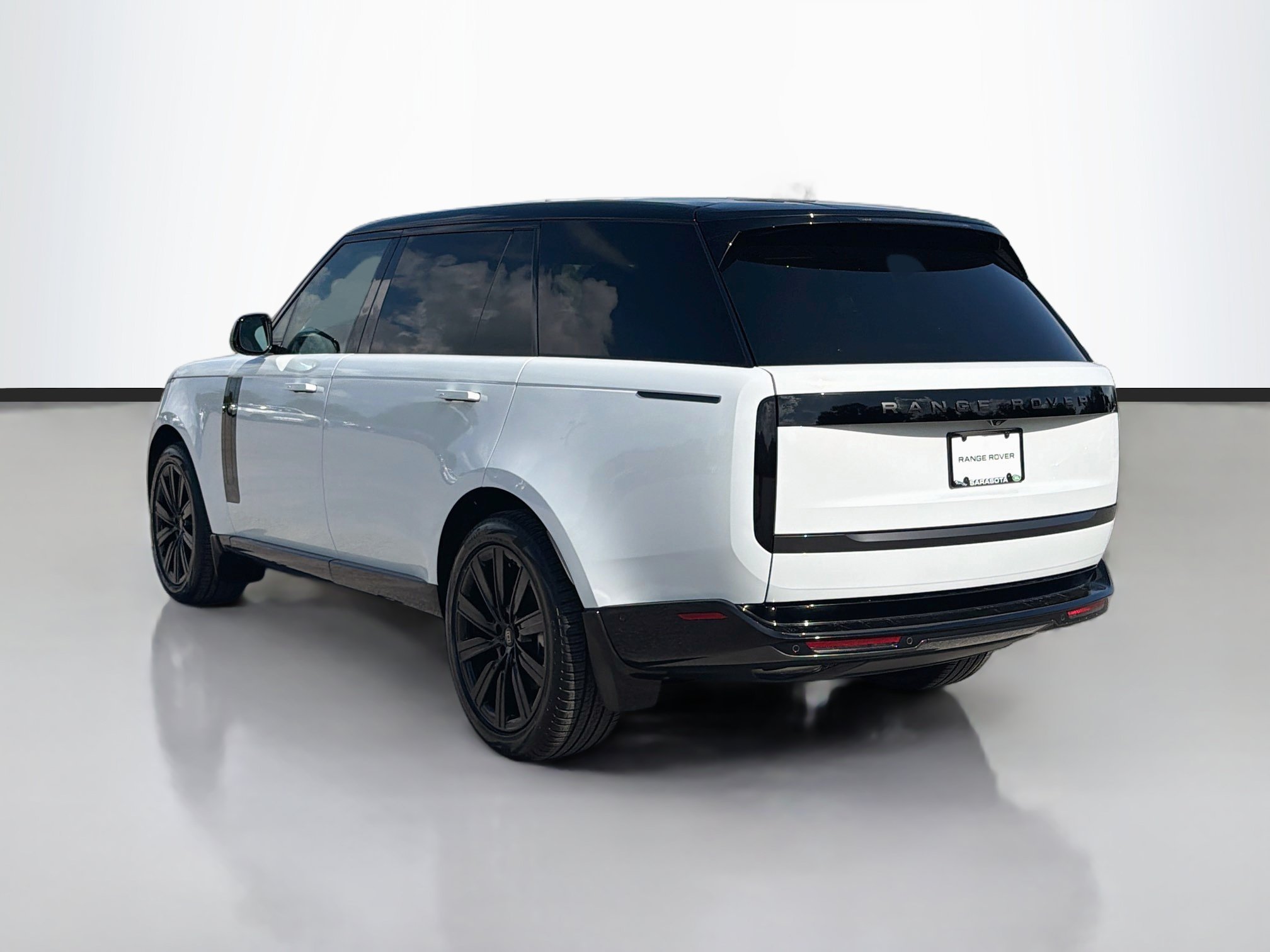 New 2027 Fuji White Land Rover SE image 3