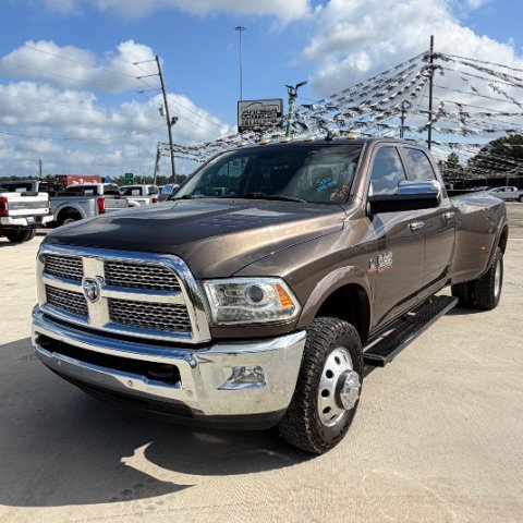 Used 2018 RV Match Walnut Brown Metallic Clearcoat Ram Laramie image 1