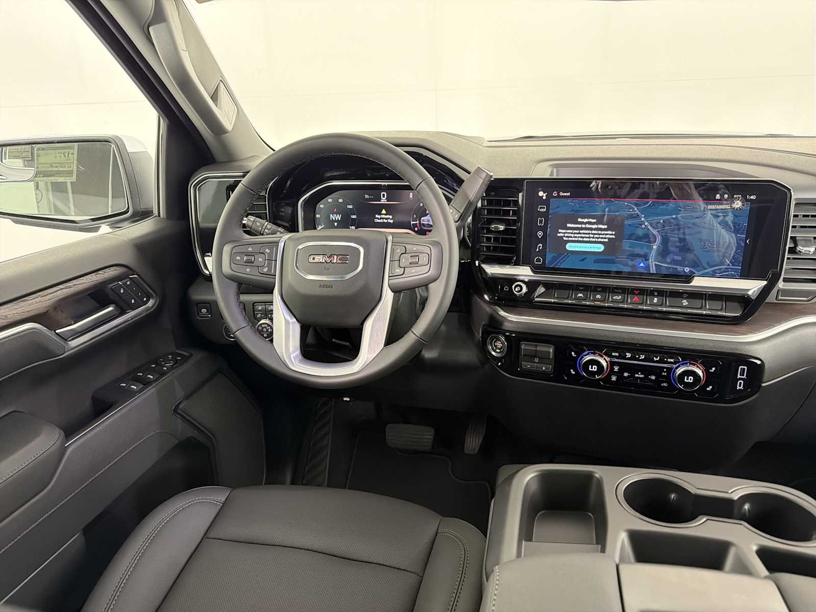 2026 GMC Sierra 1500 SLT - Photo 20