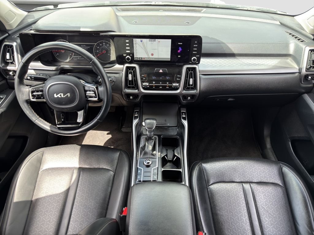 Used 2023 White Kia S image 12