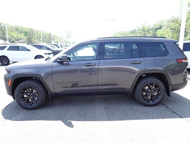 New 2026 Baltic Gray Metallic Clear-Coat Exterior Paint Jeep Laredo image 2