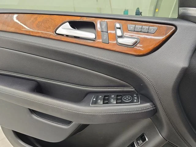 Used 2018 Polar White Mercedes-Benz GLS 450 image 36