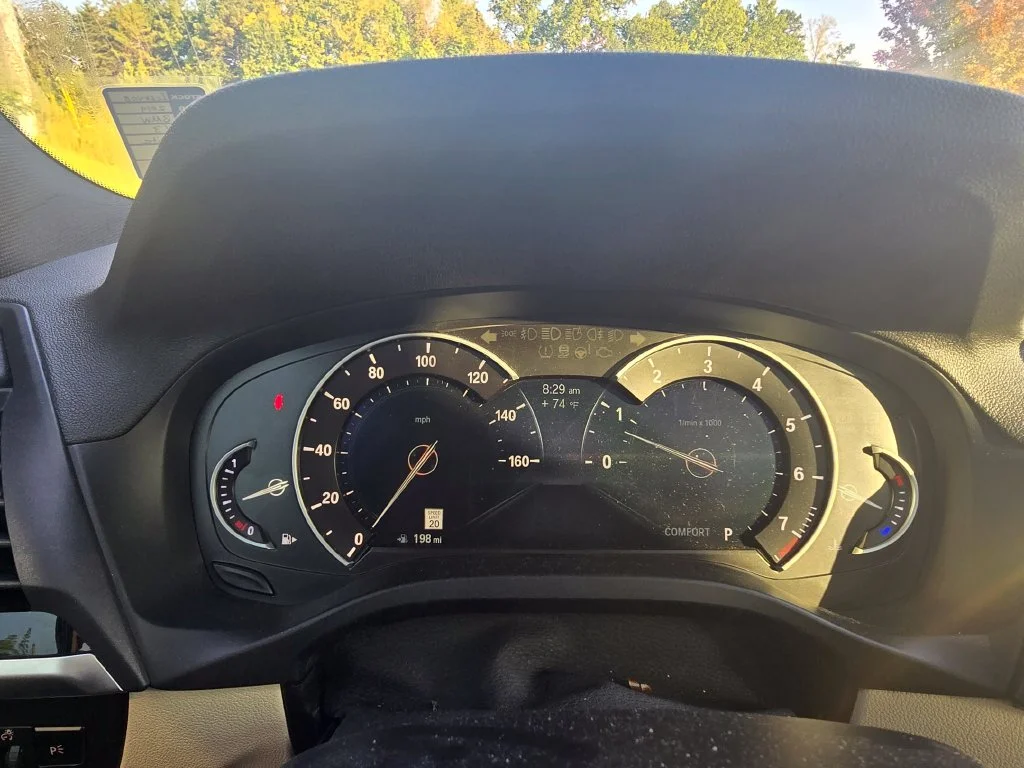Used 2019 White BMW sDrive30i image 28