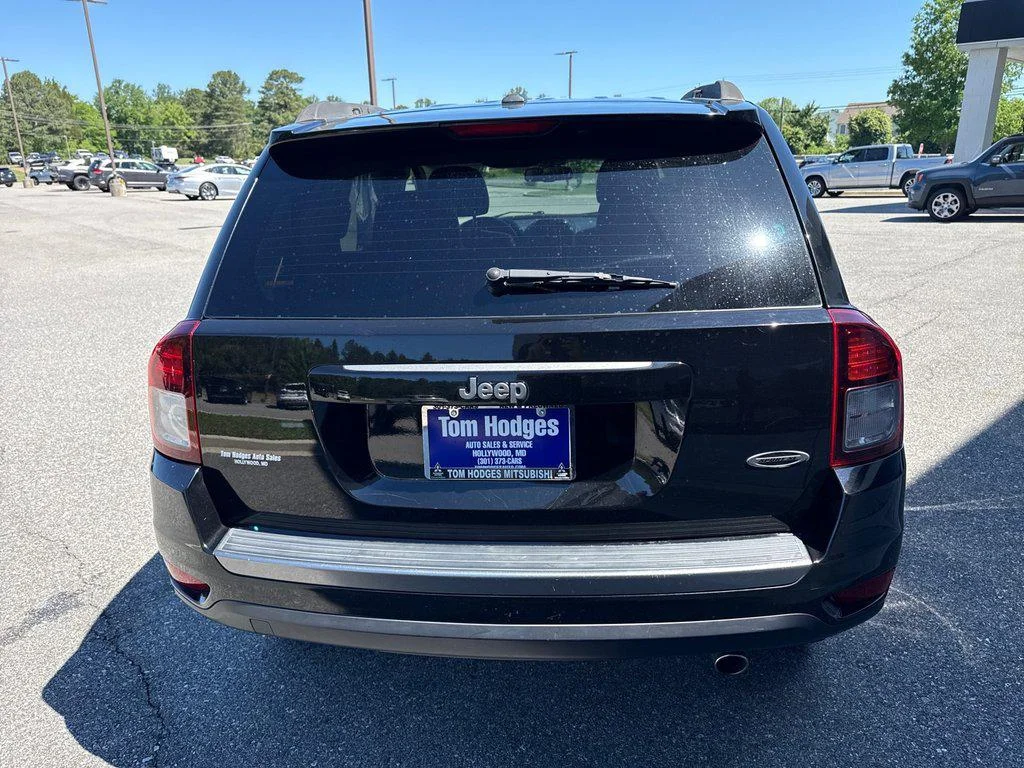 Used 2017 Black Clearcoat Jeep Sport SE FWD *Ltd Avail* image 5