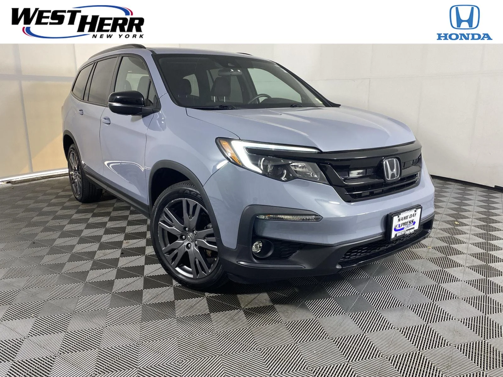 Used 2022 Sonic Gray Pearl Honda Sport image 1