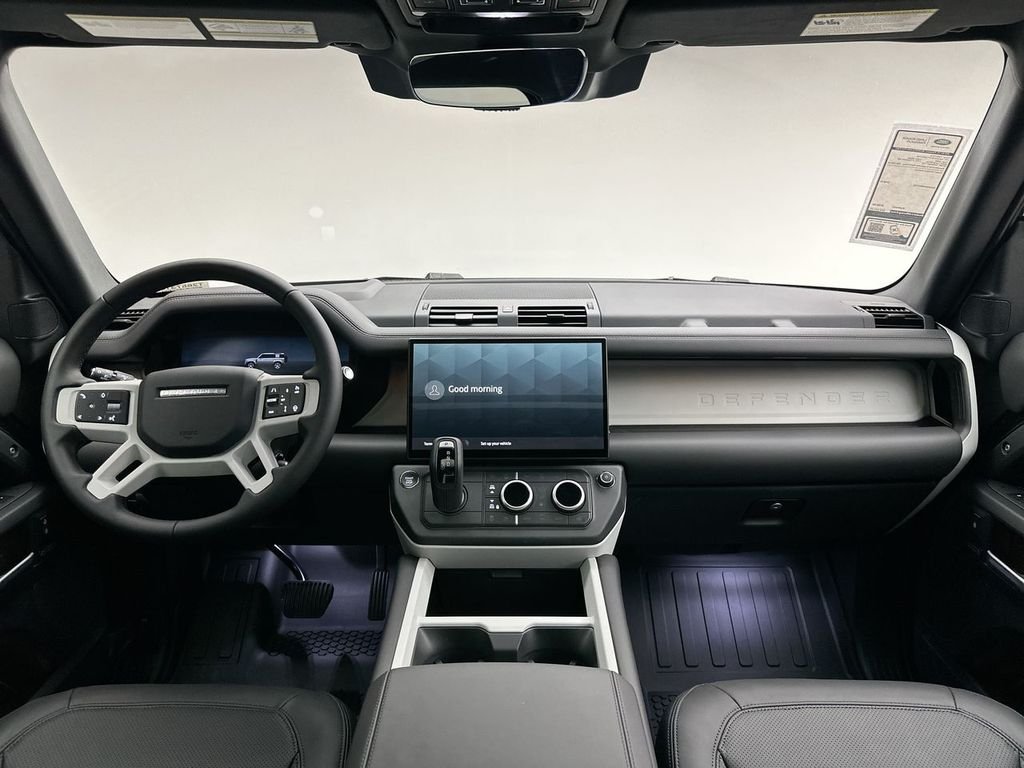 New 2026 Santorini Black Metallic Land Rover X-Dynamic SE image 8