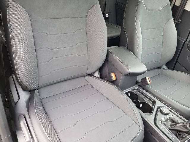 New 2026 Green Volkswagen 1.5T SE Black image 19