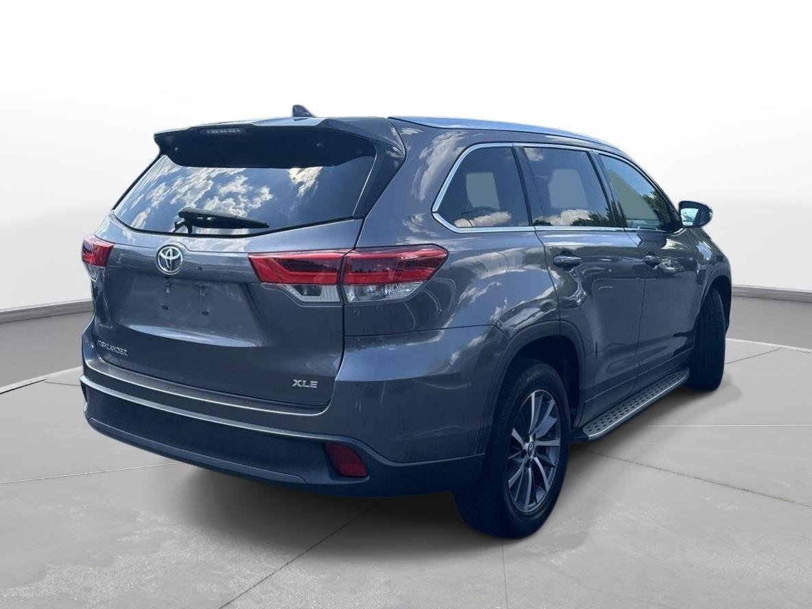 Used 2019 Predawn Gray Mica Toyota XLE image 6