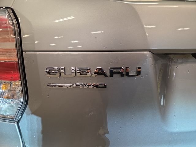 Used 2018 Silver Subaru 2.5i image 30