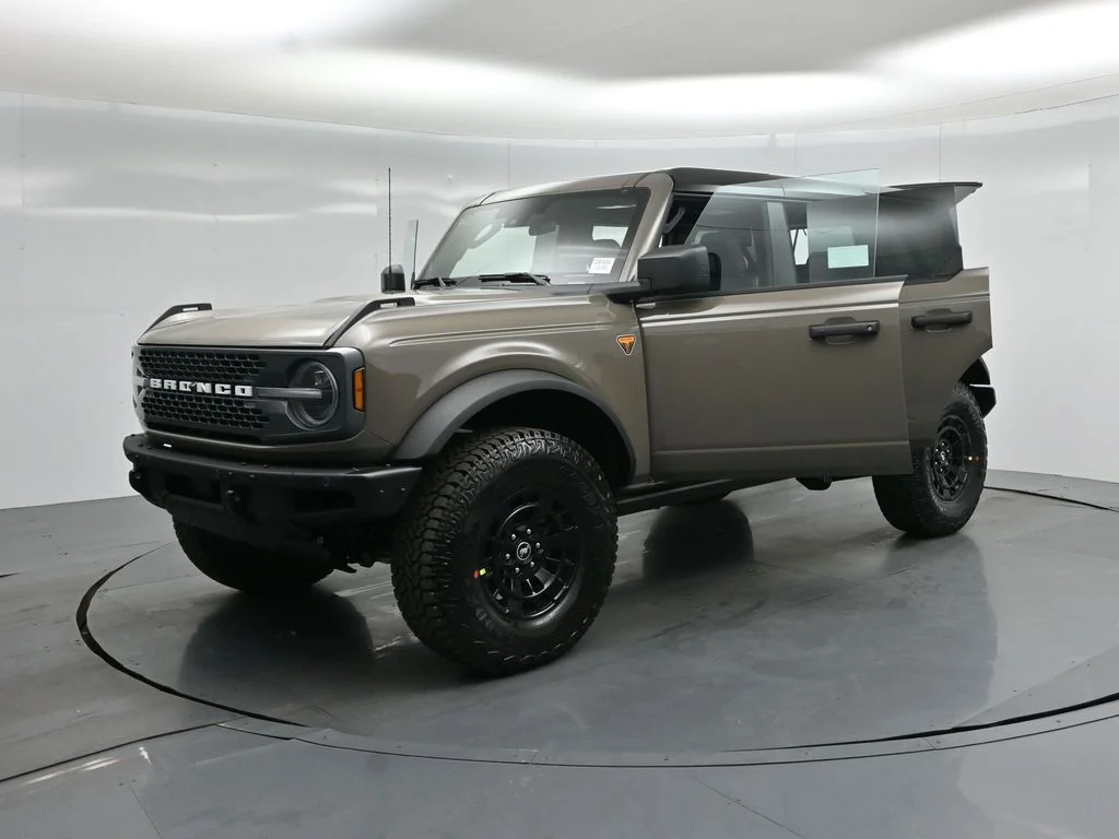 New 2026 Marsh Gray Ford Badlands image 28