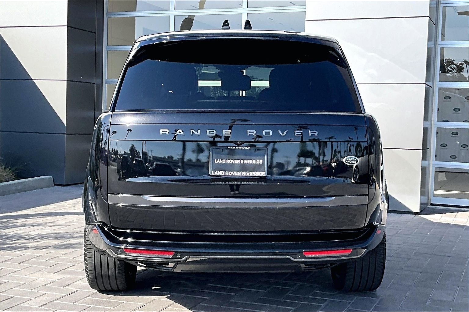 Used 2023 Black Land Rover SE image 4