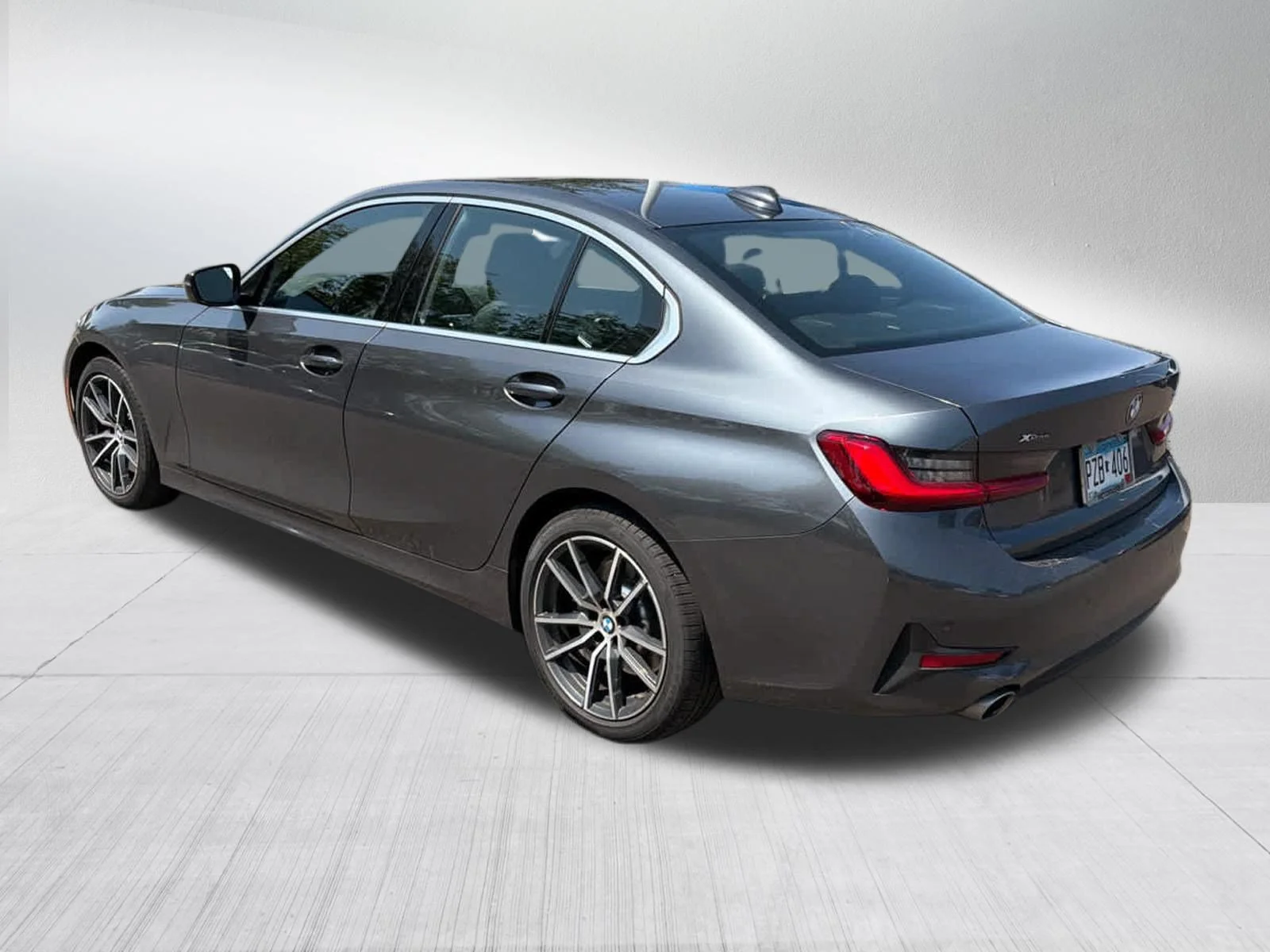 Used 2019 Mineral Gray Metallic BMW 330i xDrive image 6