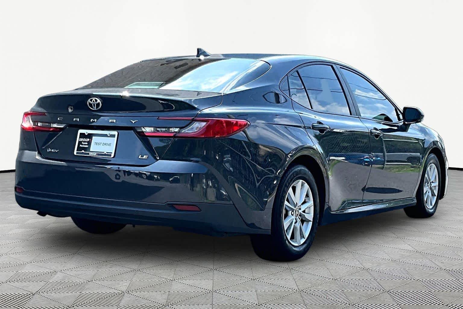 Used 2025 Underground Toyota LE image 13
