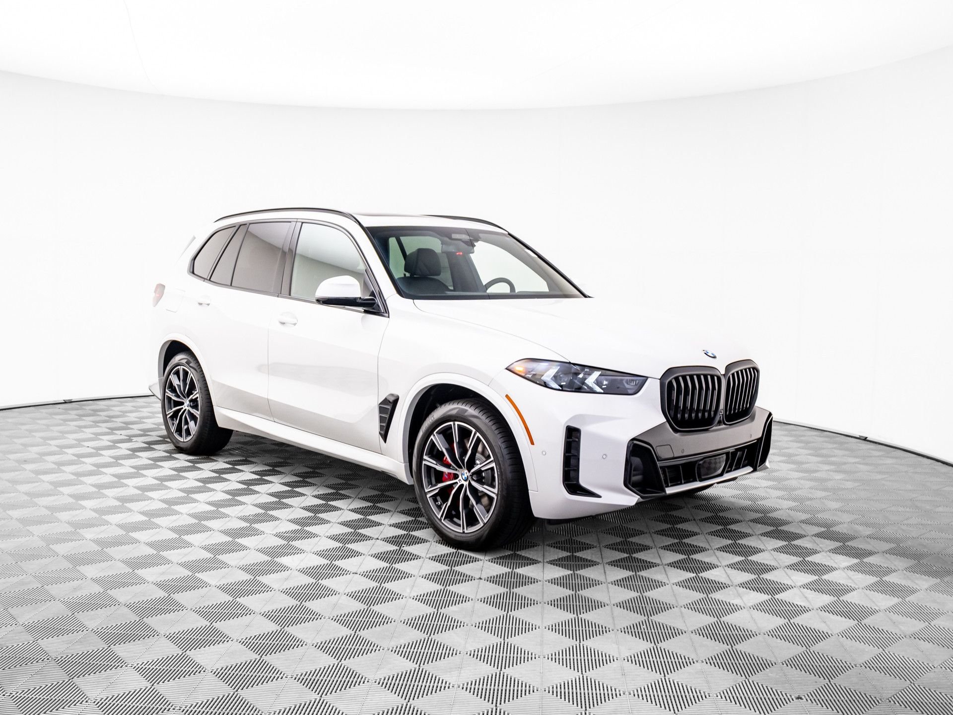 Certified Used 2026 Mineral White Metallic BMW xDrive40i image 8