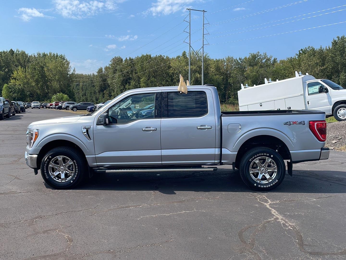 Certified Used 2022 Iconic Silver Ford XLT image 2