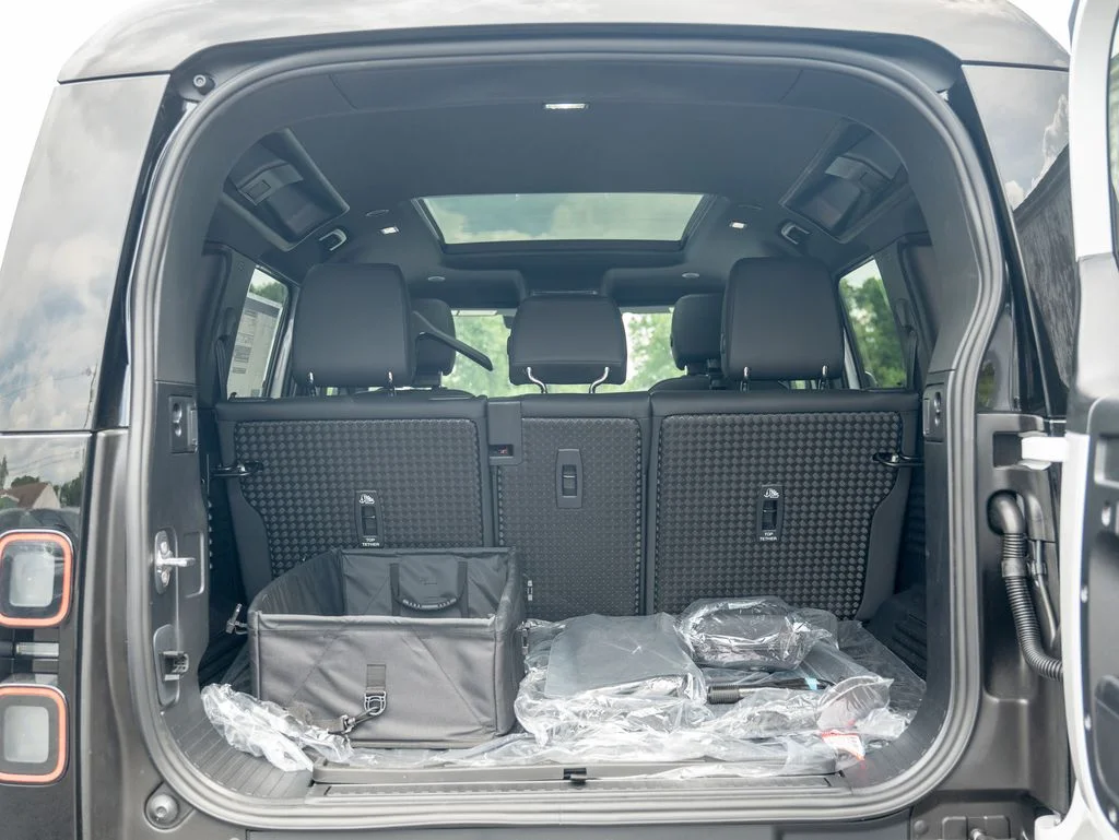New 2026 Fuji White Land Rover S image 25