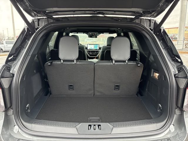 New 2026 Carbonized Gray Metallic Ford Tremor image 34