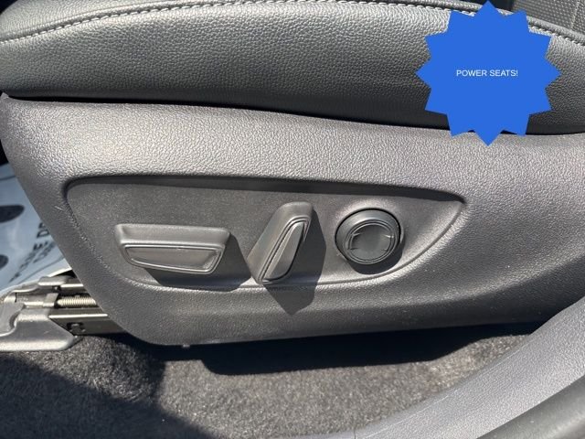 Used 2025 Wind Chill Pearl Toyota Platinum image 13