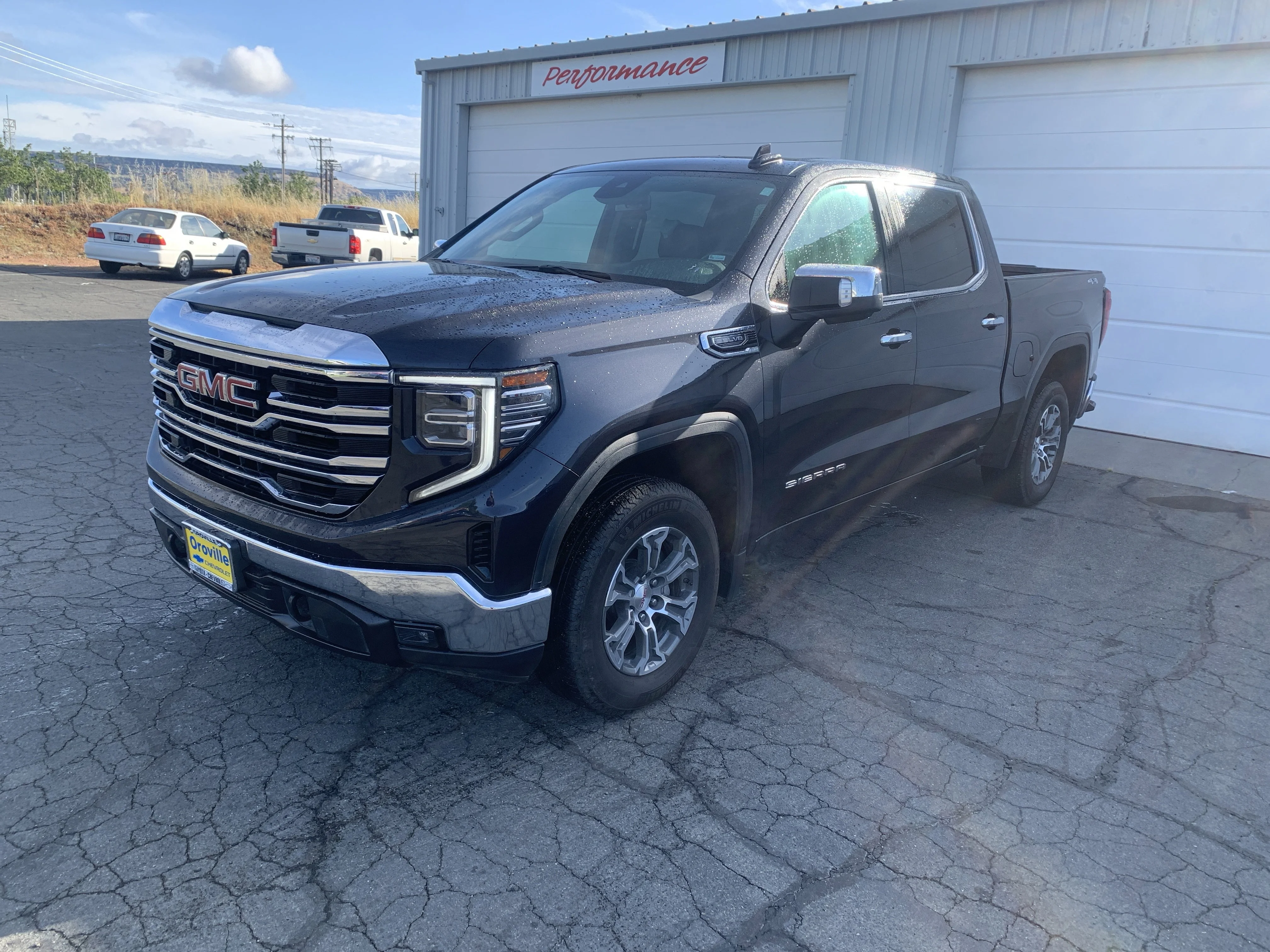 2025 GMC Sierra 4WD Crew Cab Short Box SLT's photo