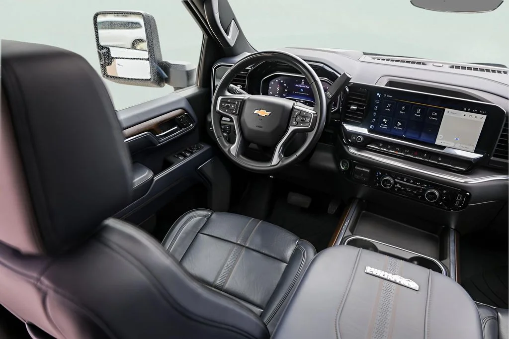 Used 2024 White Chevrolet High Country image 30