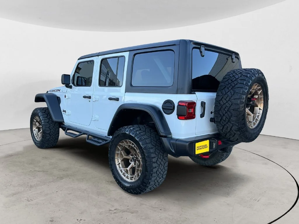Used 2024 White Jeep Rubicon image 11