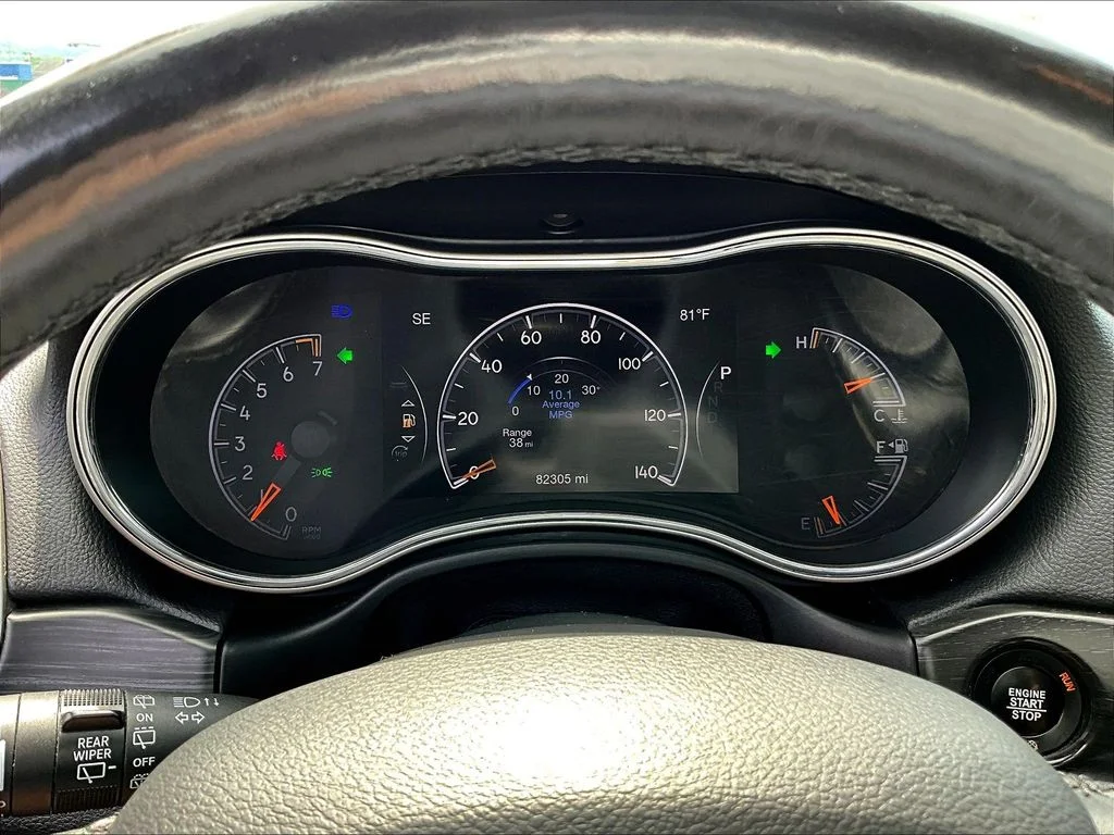 Used 2018 Crystal Metallic Jeep Limited image 15