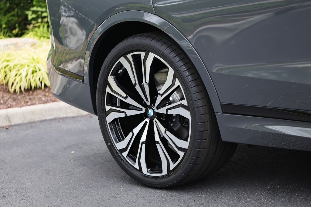 New 2027 Dravit Grey Metallic BMW xDrive40i image 6