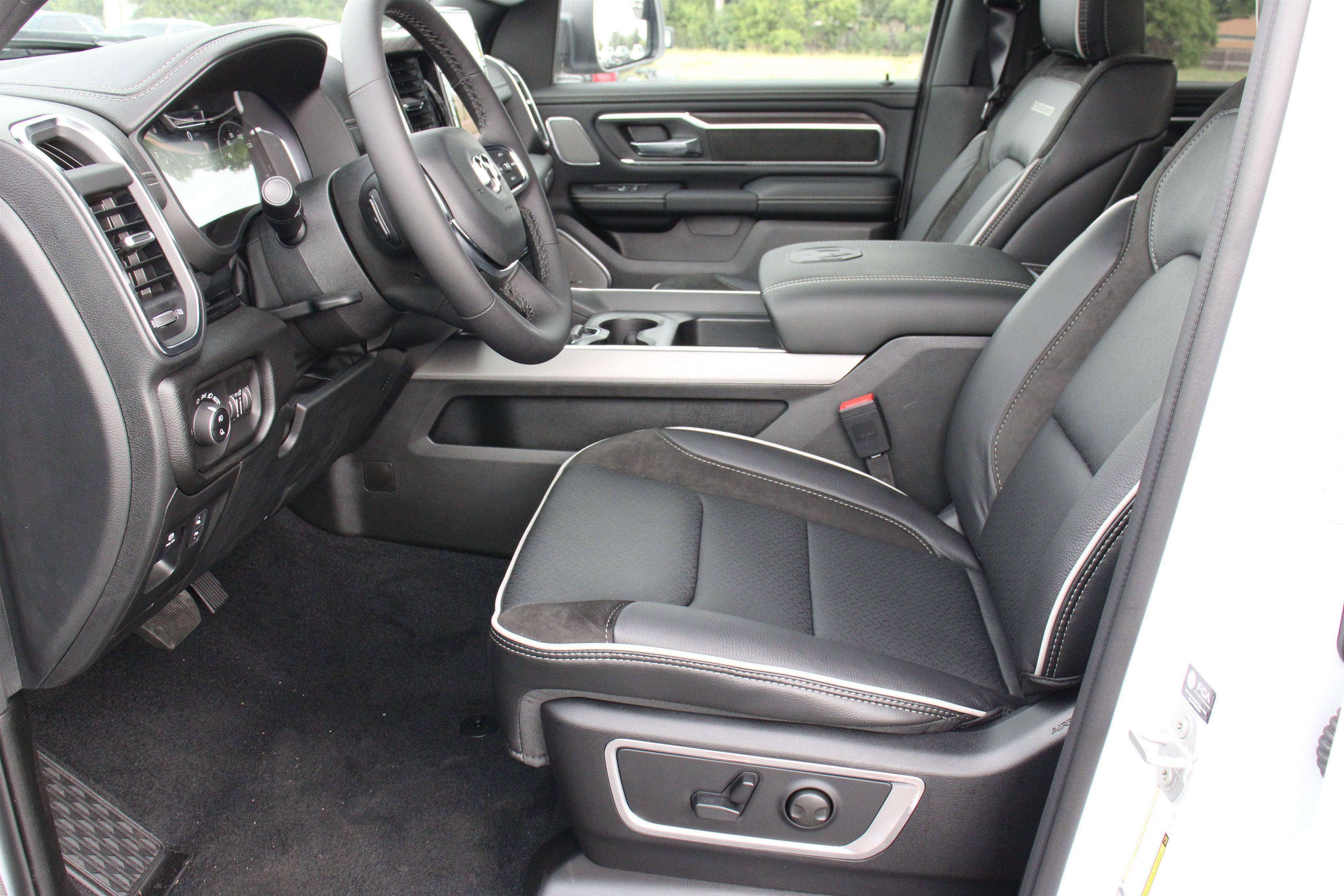 New 2026 Bright White Clear-Coat Exterior Paint RAM Laramie image 3