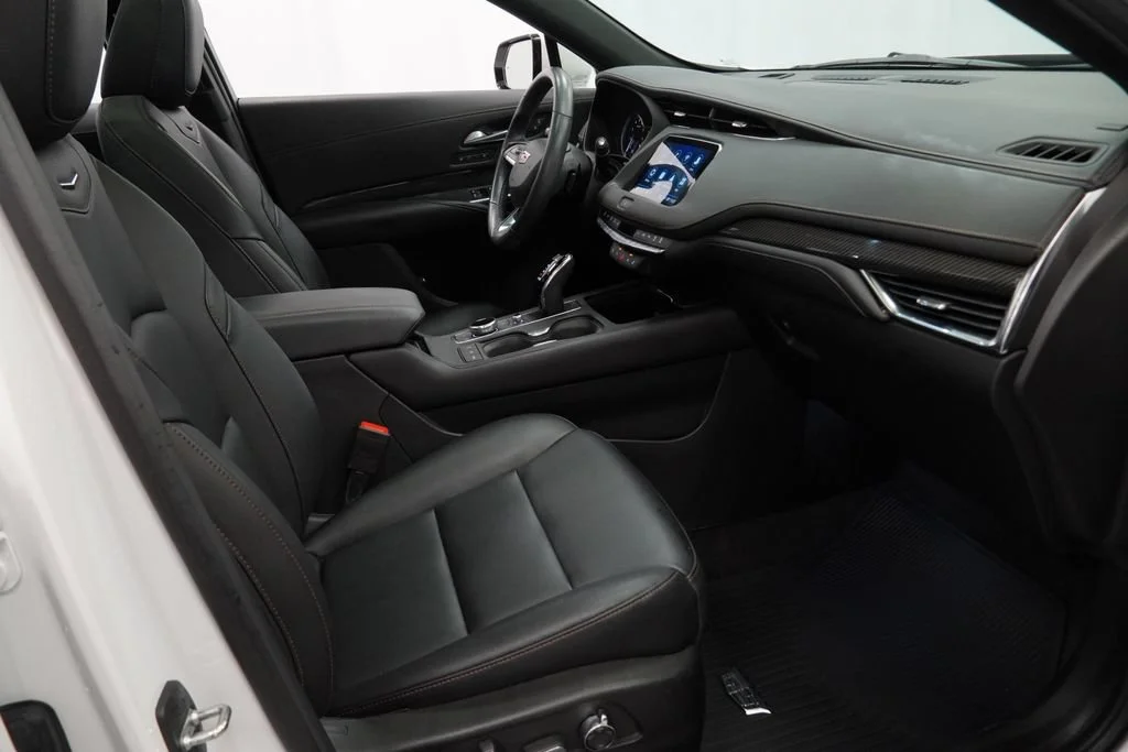 Used 2023 Crystal White Tricoat Cadillac Sport image 32