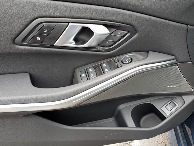 New 2026 Arctic Race Blue metallic BMW 330i xDrive image 12