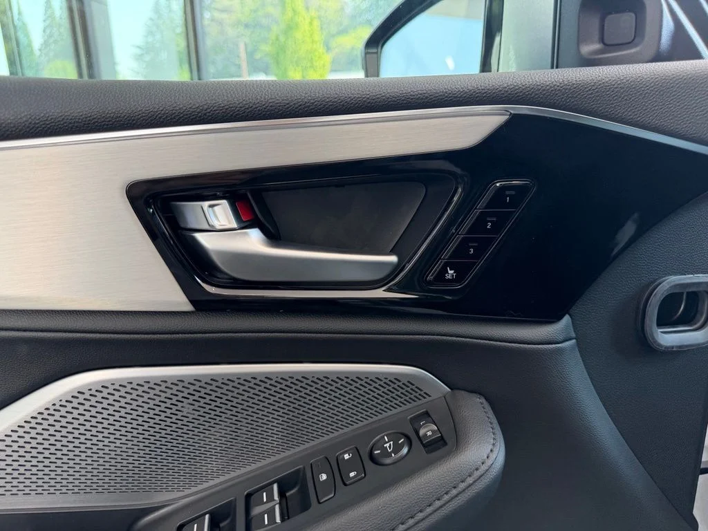 New 2026 Solar Silver Metallic Acura Base image 12