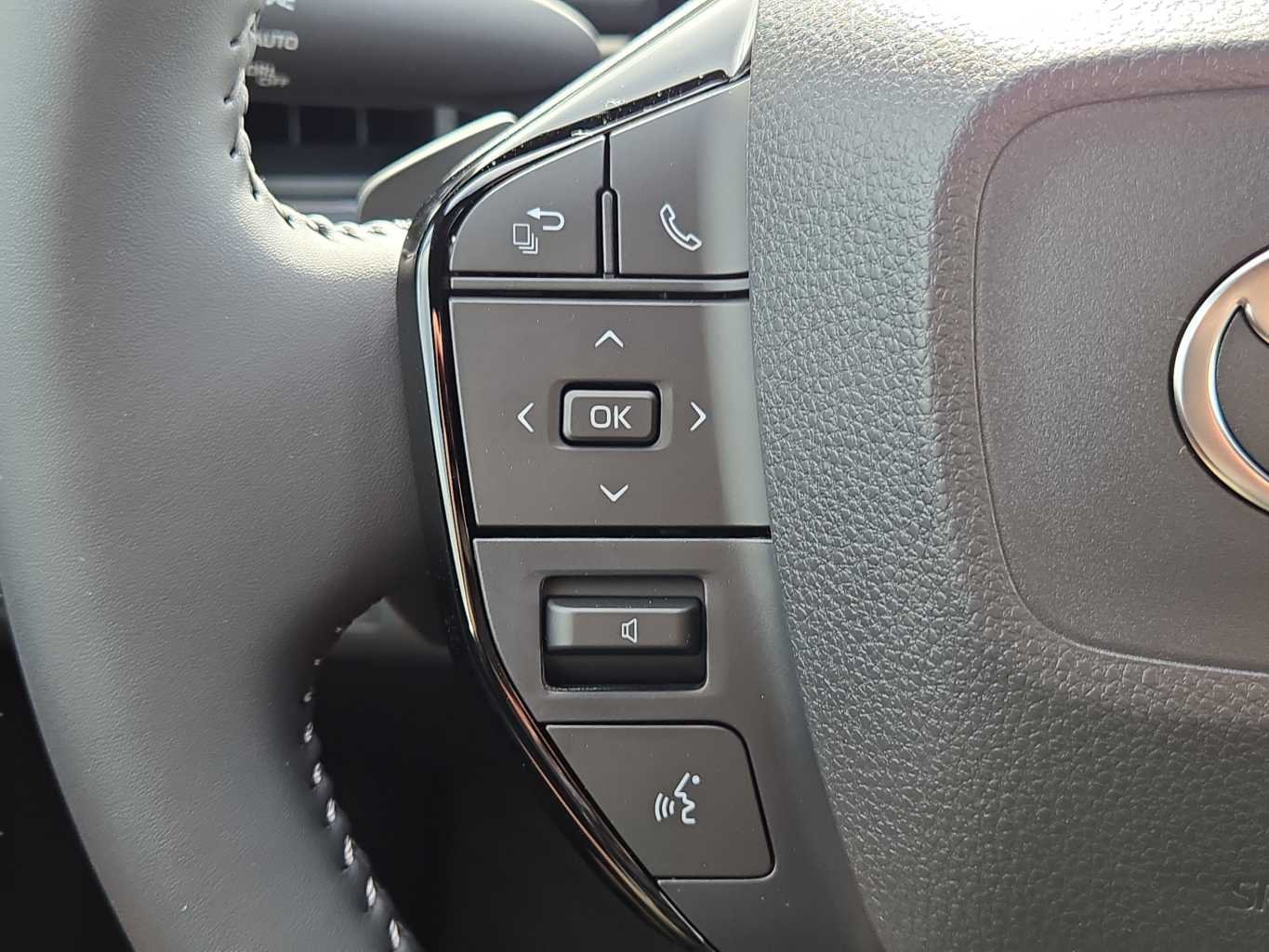 New 2026 Wind Chill Pearl Toyota XLE Plus image 22