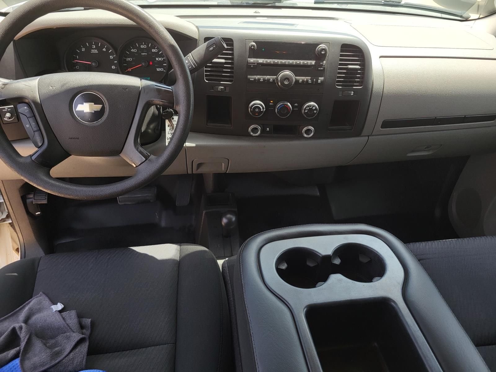 Used 2010 Summit White Chevrolet Work Truck image 12