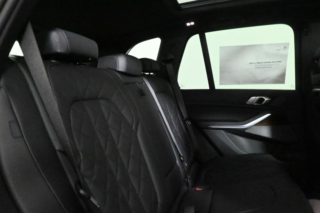 Used 2026 Black BMW xDrive40i image 36