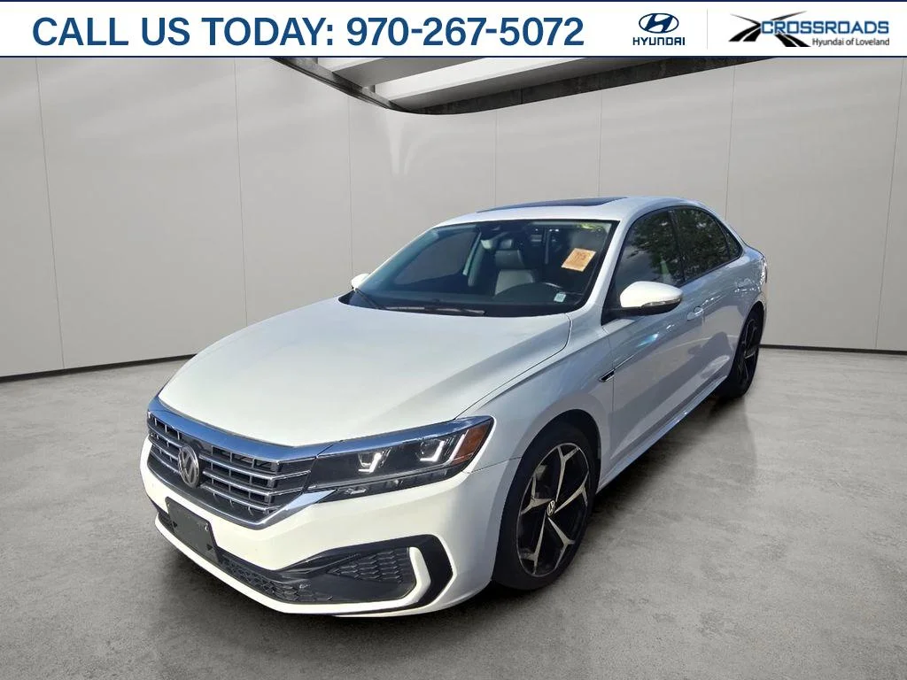 2020 Volkswagen Passat 2.0T R-Line Auto's photo