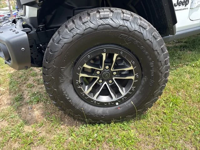 New 2026 White Jeep Moab 392 image 9
