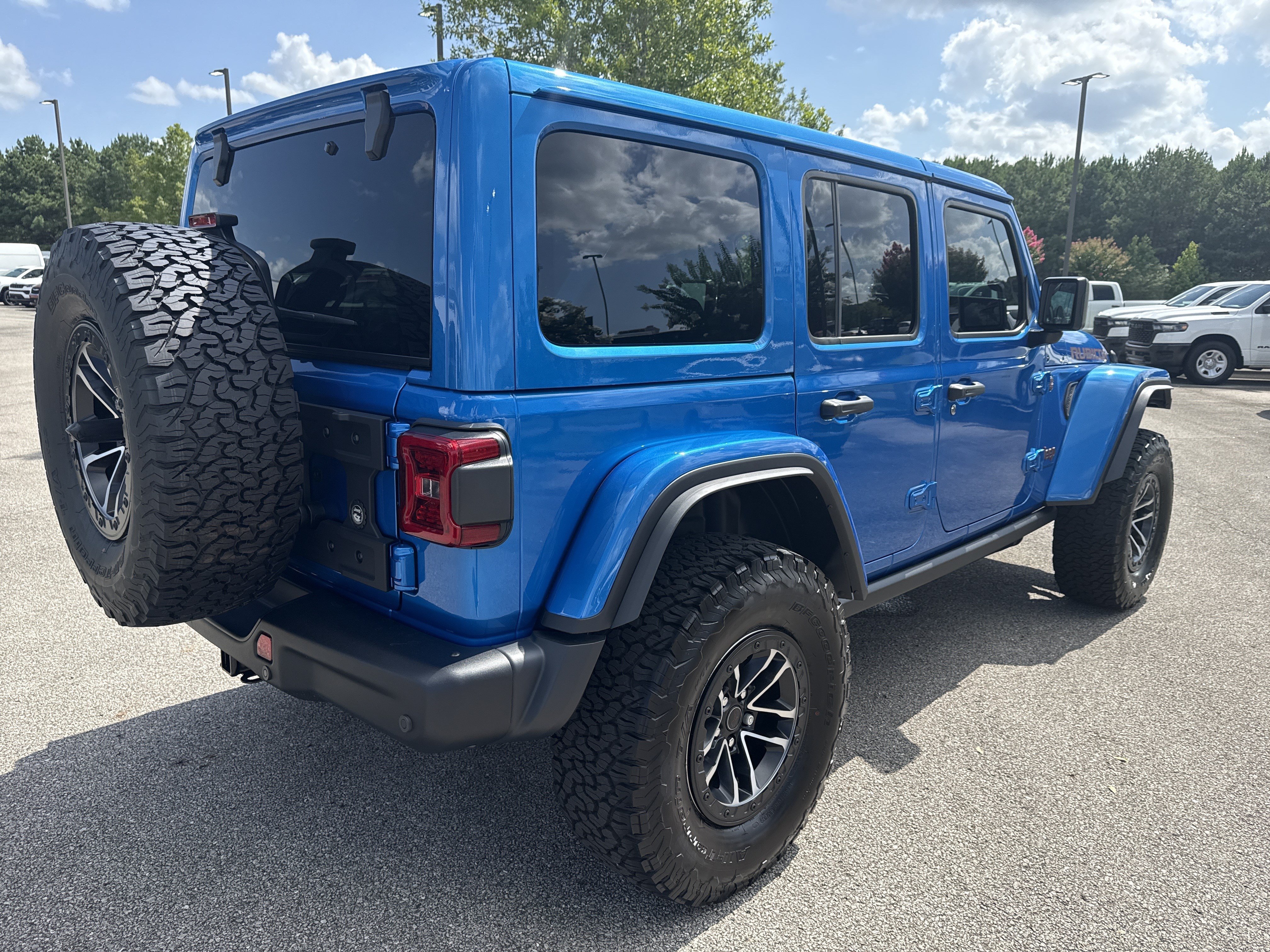 New 2026 Hydro Blue Pearlcoat Jeep Rubicon X image 7