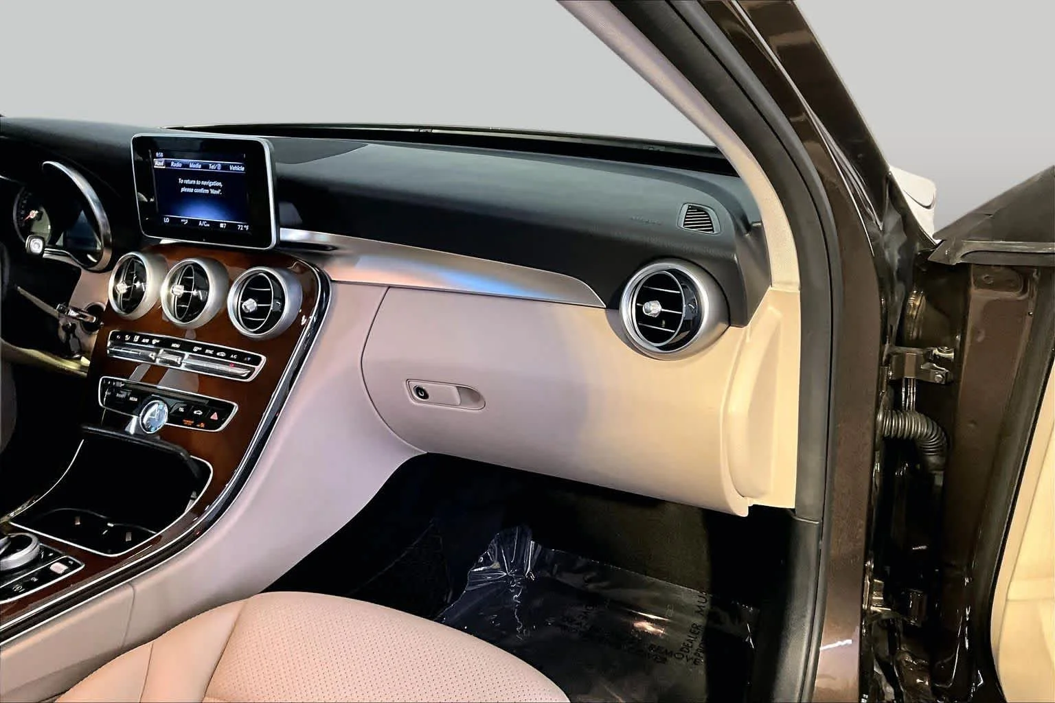 Used 2015 Dakota Brown Metallic Mercedes-Benz C 300 image 19
